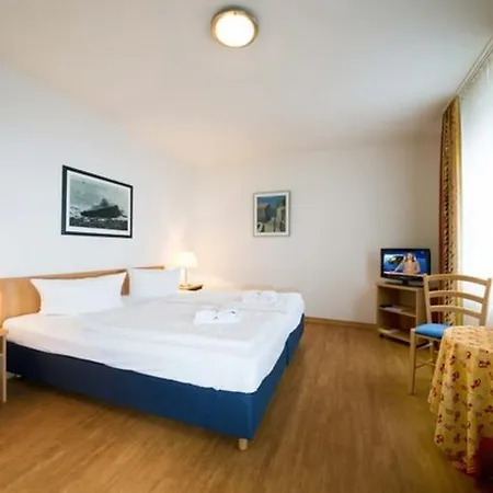 Haus Volksbank By Rujana