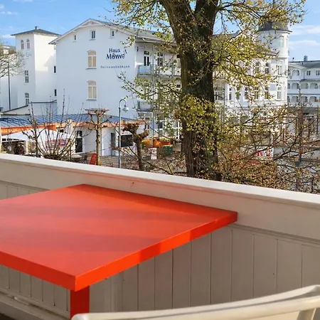 Haus Volksbank By Rujana